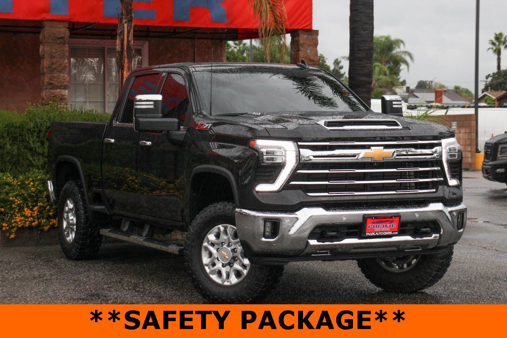 Used 2024 Chevrolet Silverado 2500 LTZ w/ LTZ Convenience Package image 2