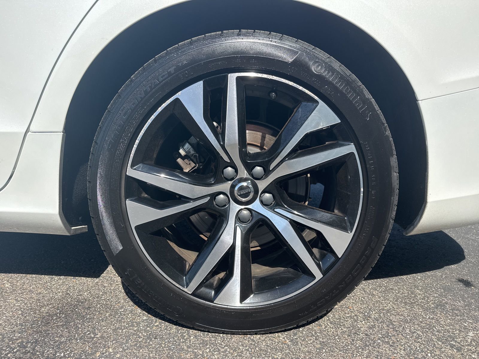 Used 2024 Volvo S60 B5 Plus image 12