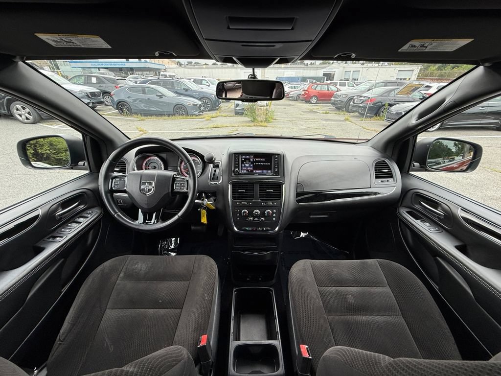 Used 2017 Dodge Grand Caravan SE FWD image 19
