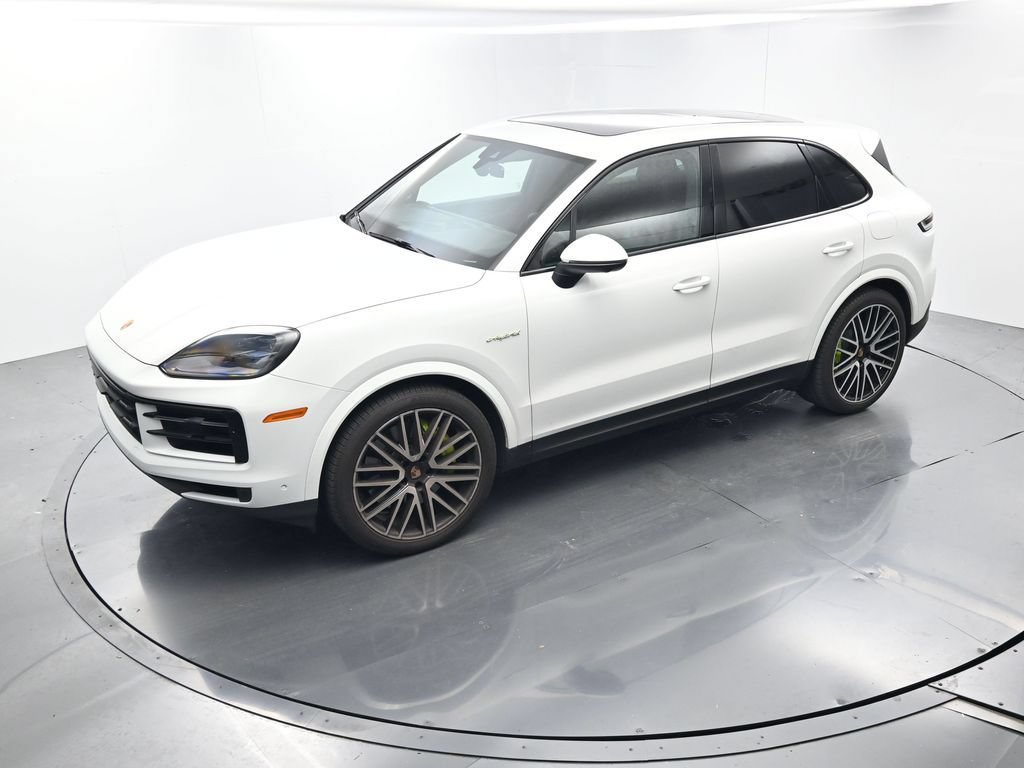 Certified 2025 Porsche Cayenne S AWD/4WD image 30