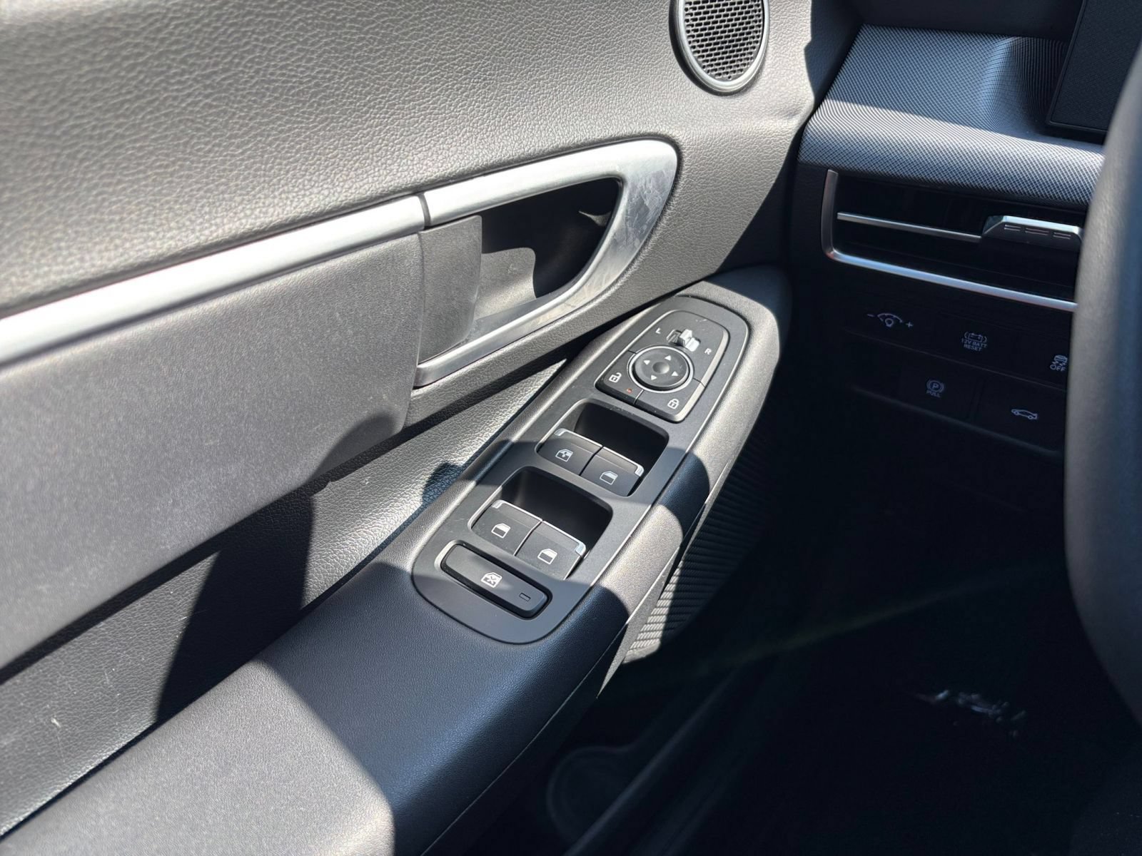 Used 2026 Hyundai Sonata Blue FWD image 18