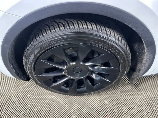 Used 2023 Tesla Model Y Long Range image 10