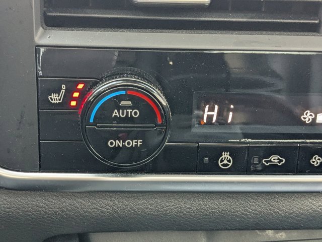 Used 2023 Nissan Rogue SV w/ SV Premium B Package image 31