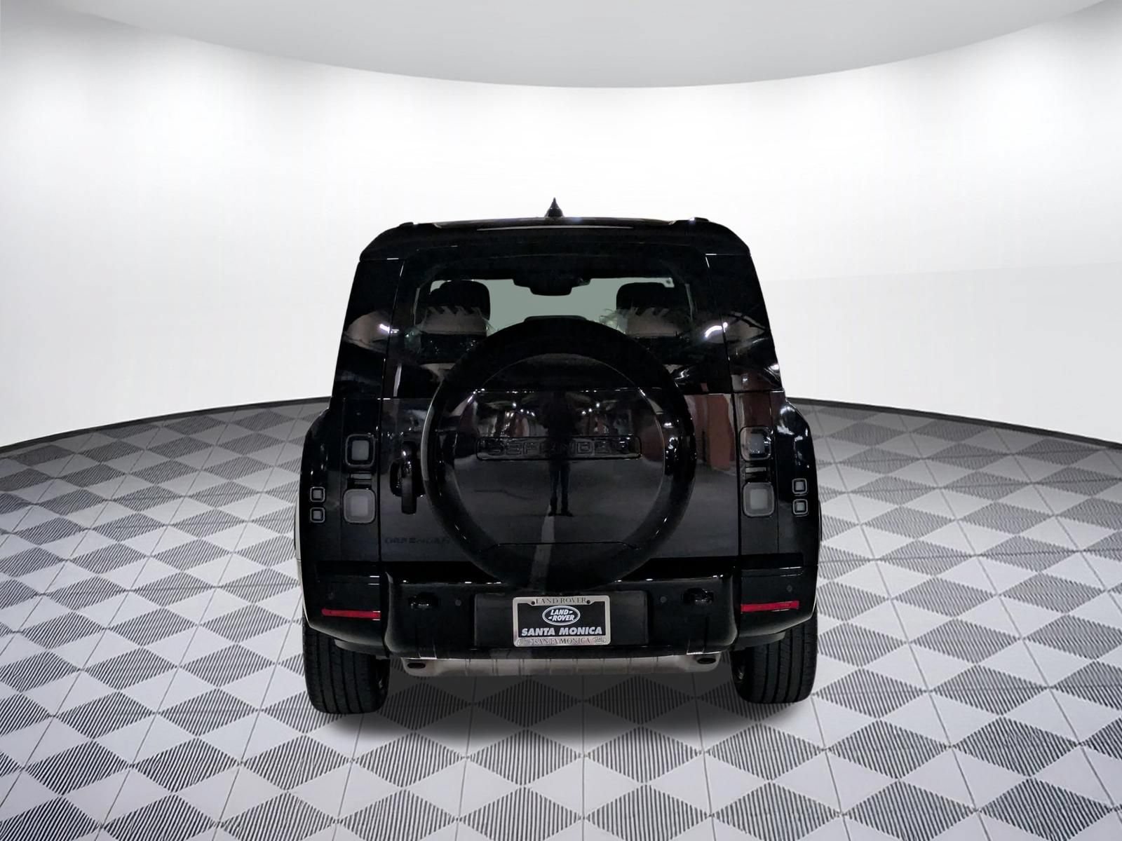 New 2026 Land Rover Defender 130 X-Dynamic SE AWD/4WD image 4