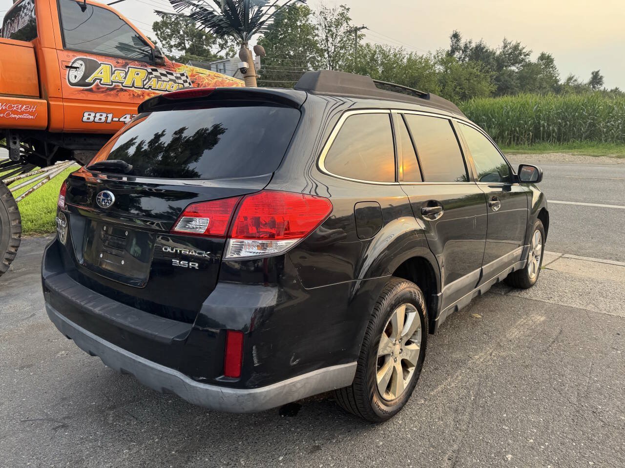 Used 2010 Subaru Outback 3.6R Limited AWD/4WD image 8