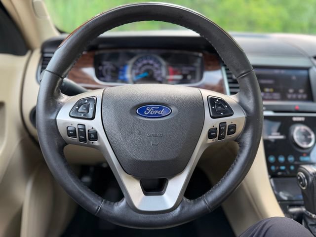 Used 2013 Ford Taurus Limited FWD image 25