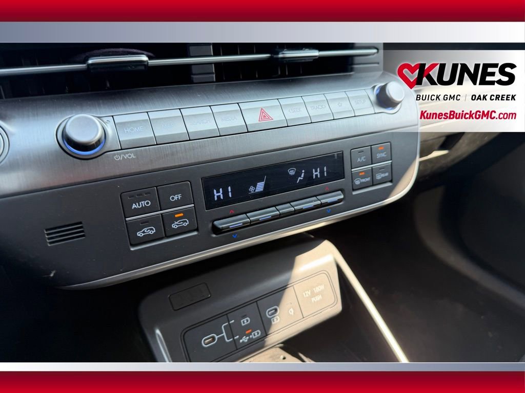 Used 2024 Hyundai Kona SEL w/ Convenience Package image 11