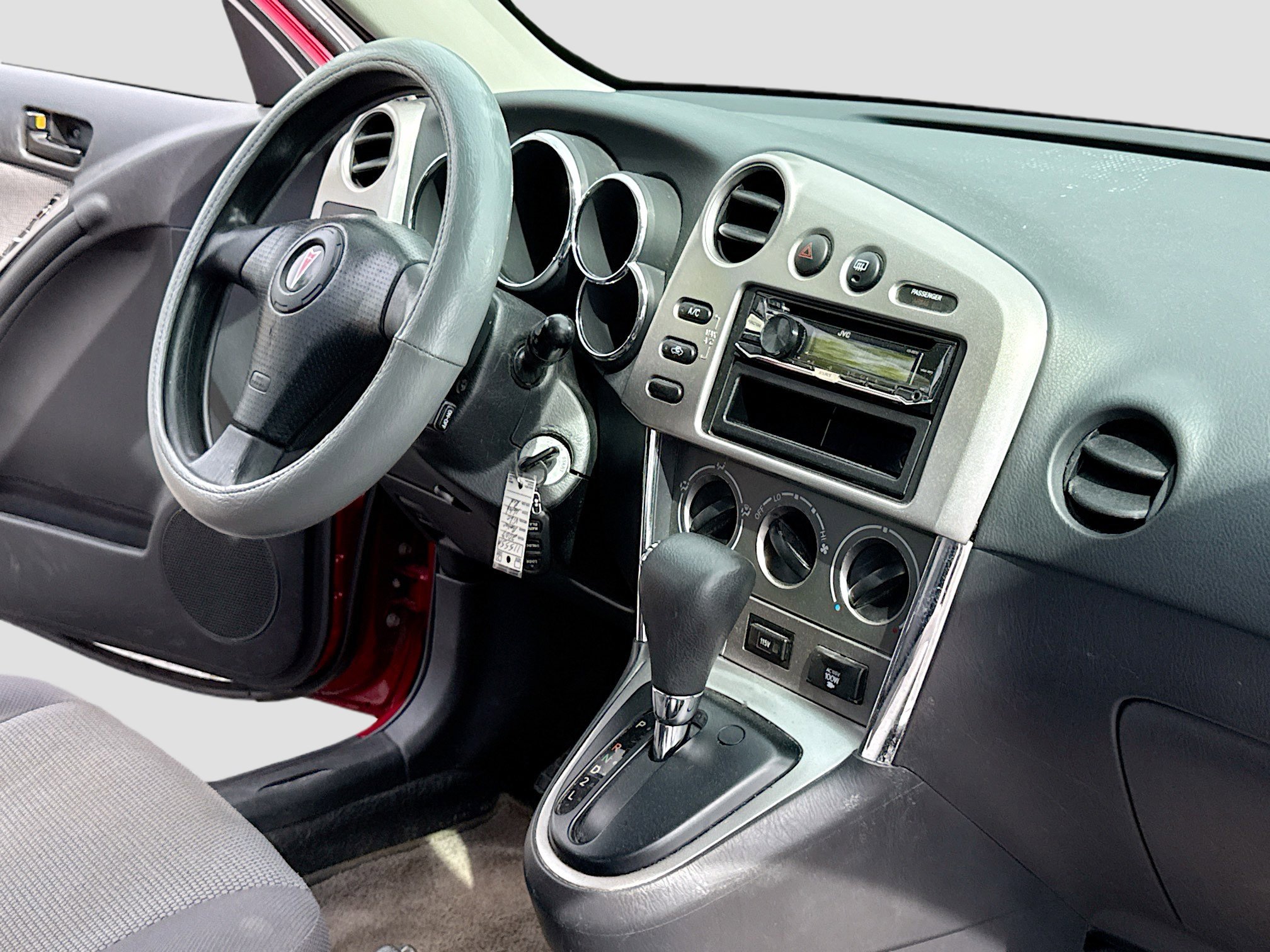 Used 2007 Pontiac Vibe w/ Preferred Package FWD image 5