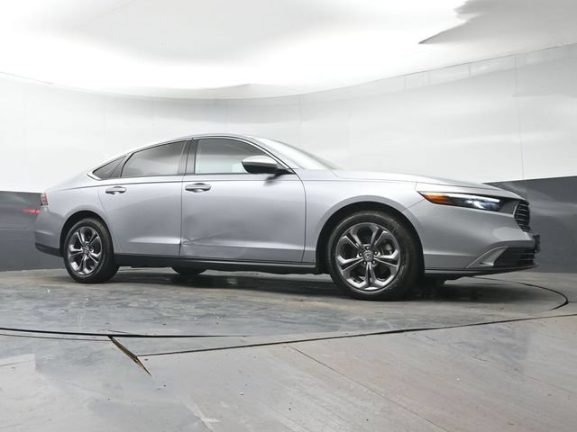 Used 2023 Honda Accord EX image 31
