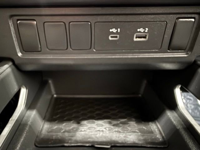 Used 2023 Nissan Frontier SV image 36