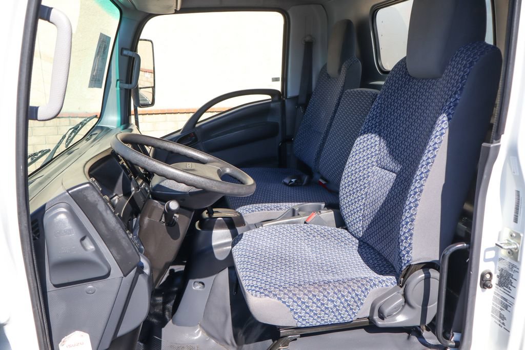 Used 2024 Isuzu NPR RWD image 16