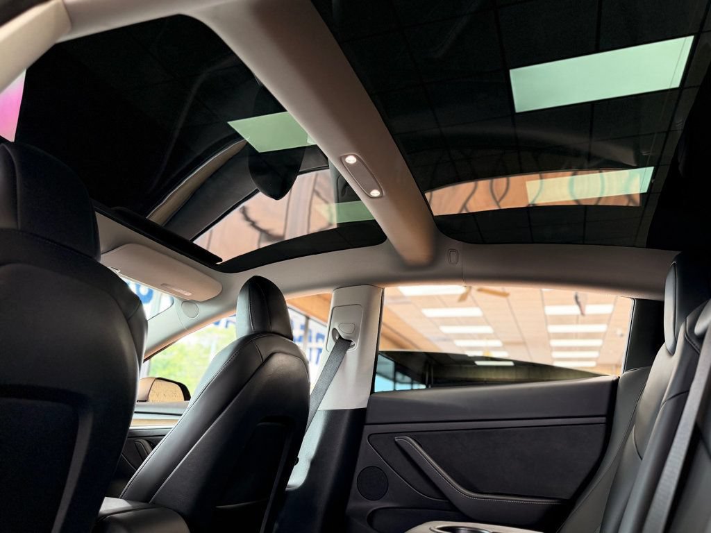 Used 2022 Tesla Model 3 Performance AWD/4WD image 17