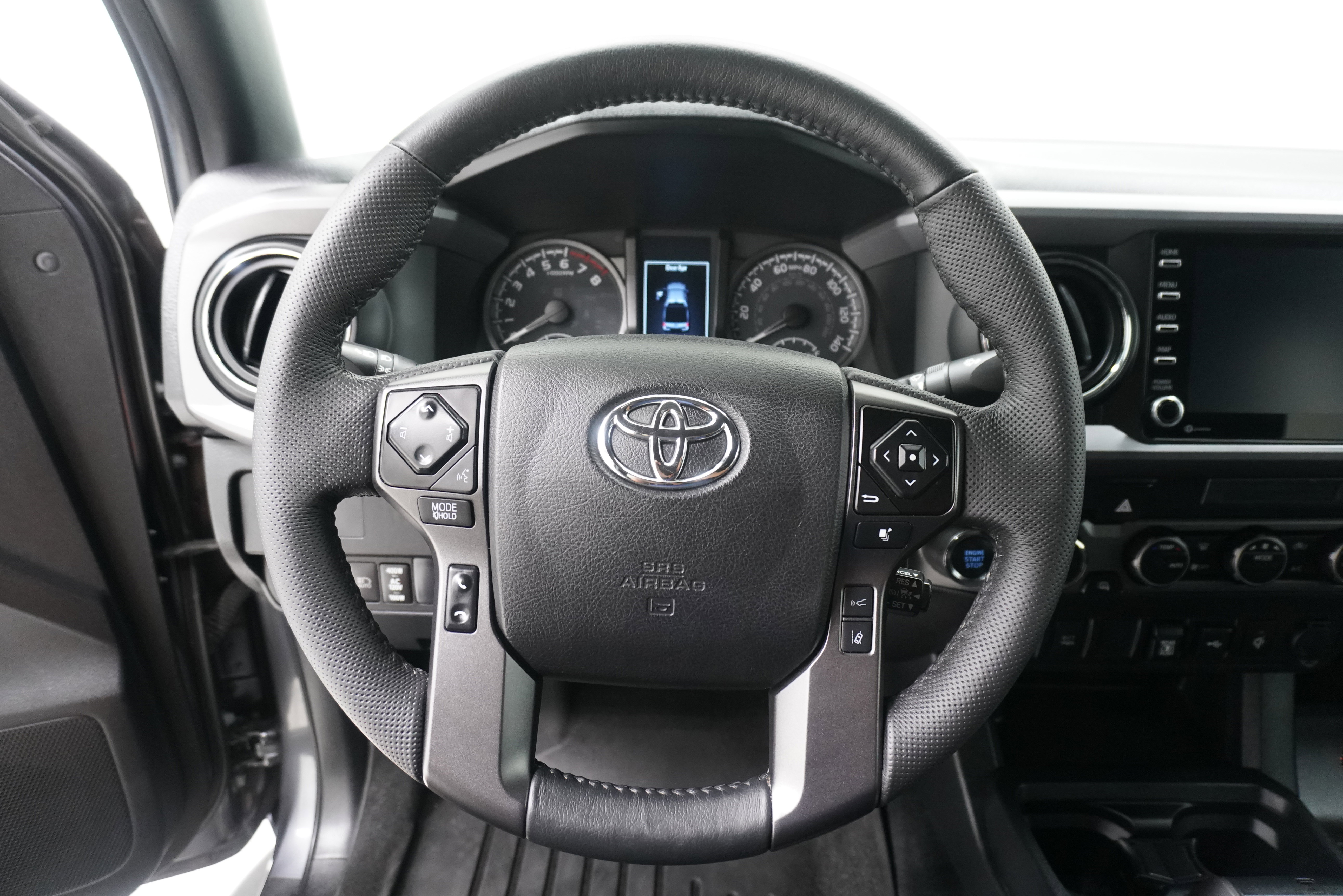 Used 2022 Toyota Tacoma TRD Off-Road image 16