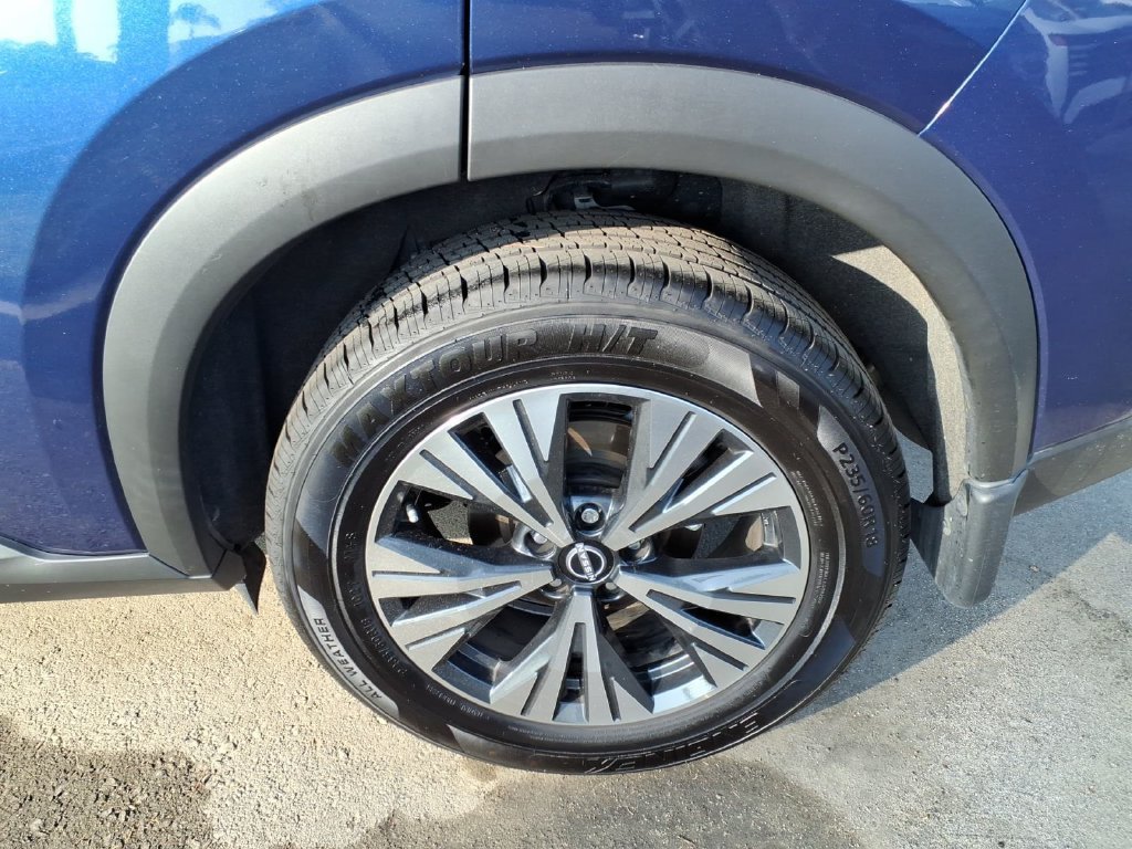 Certified 2023 Nissan Rogue SV FWD image 9