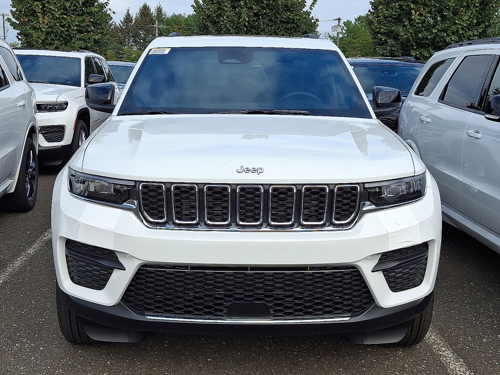 New 2025 Jeep Grand Cherokee Laredo X image 2