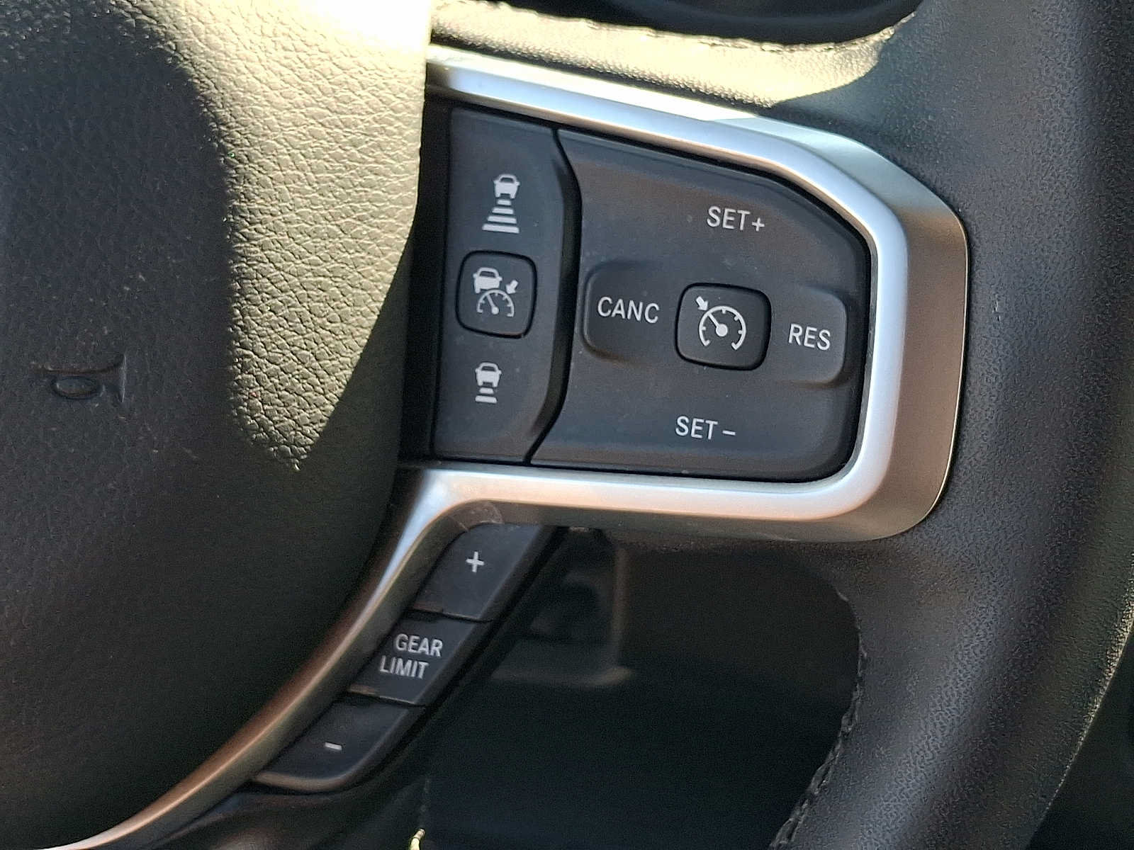 Used 2025 RAM 1500 Big Horn AWD/4WD image 23