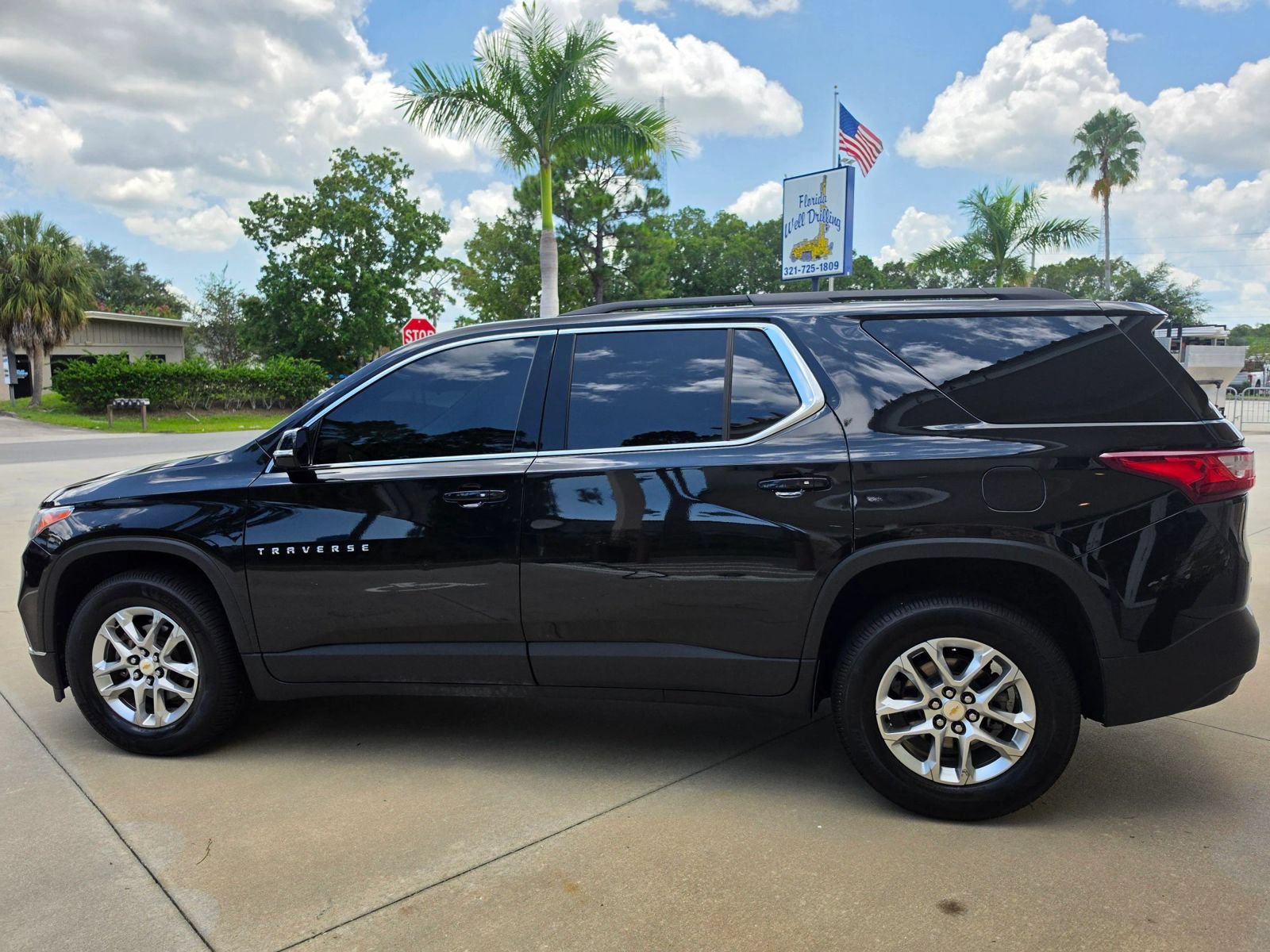 Used 2020 Chevrolet Traverse LT FWD image 7