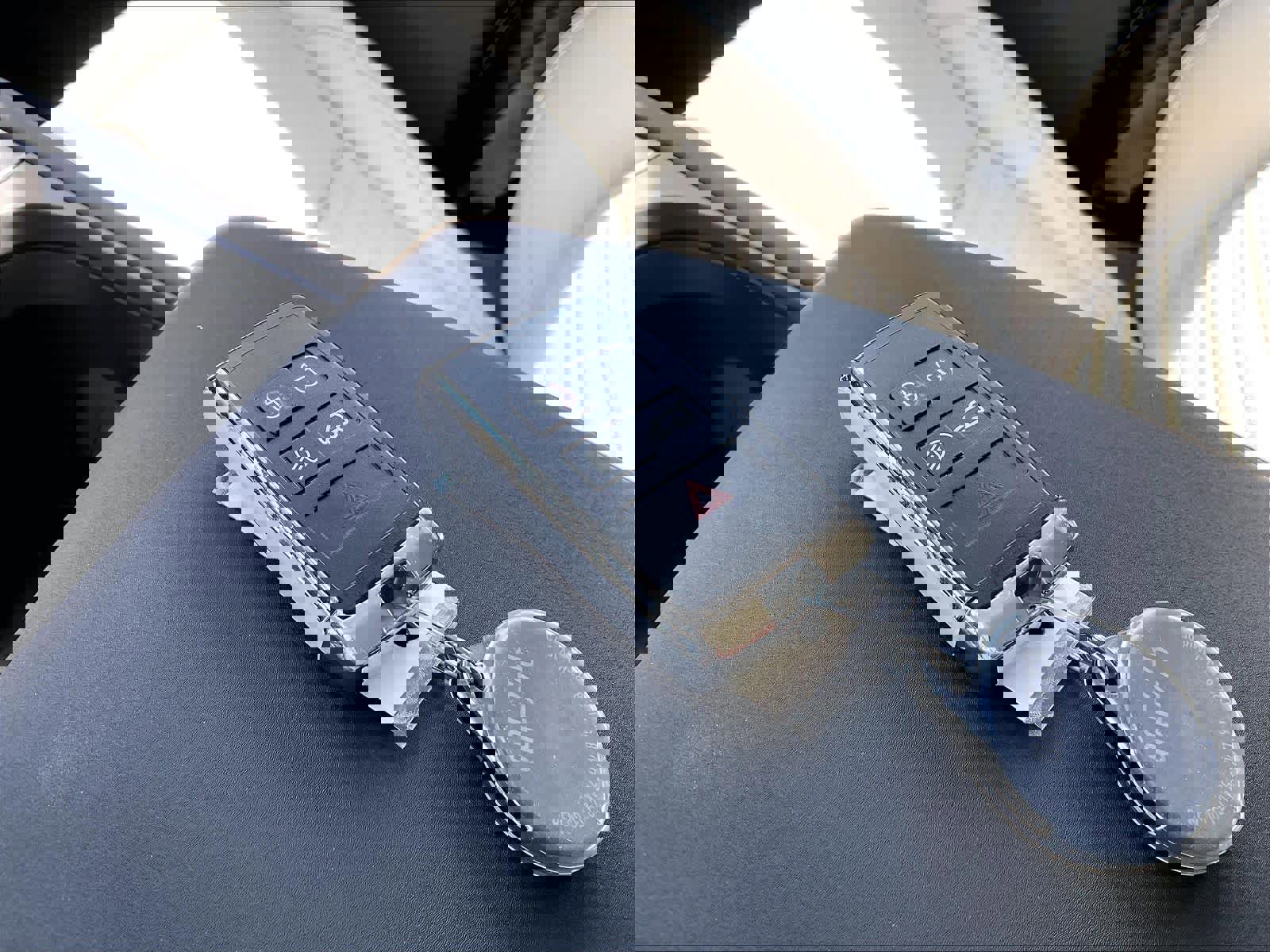 Used 2025 Land Rover Discovery Sport S image 12