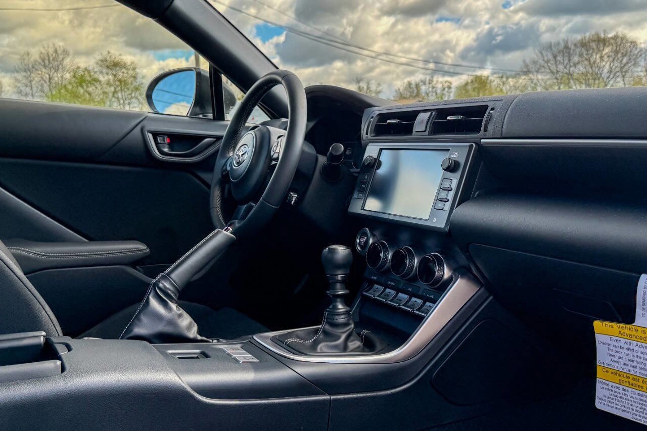 Used 2024 Toyota GR86 RWD image 14