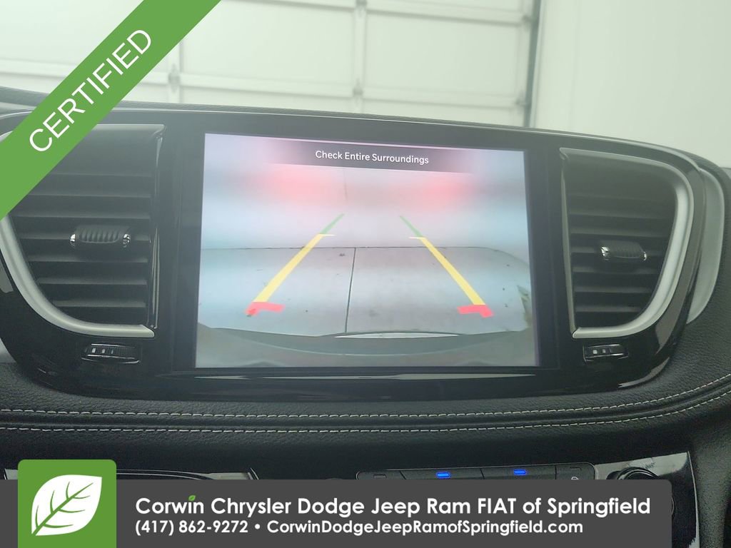 Certified 2025 Chrysler Pacifica Limited image 25