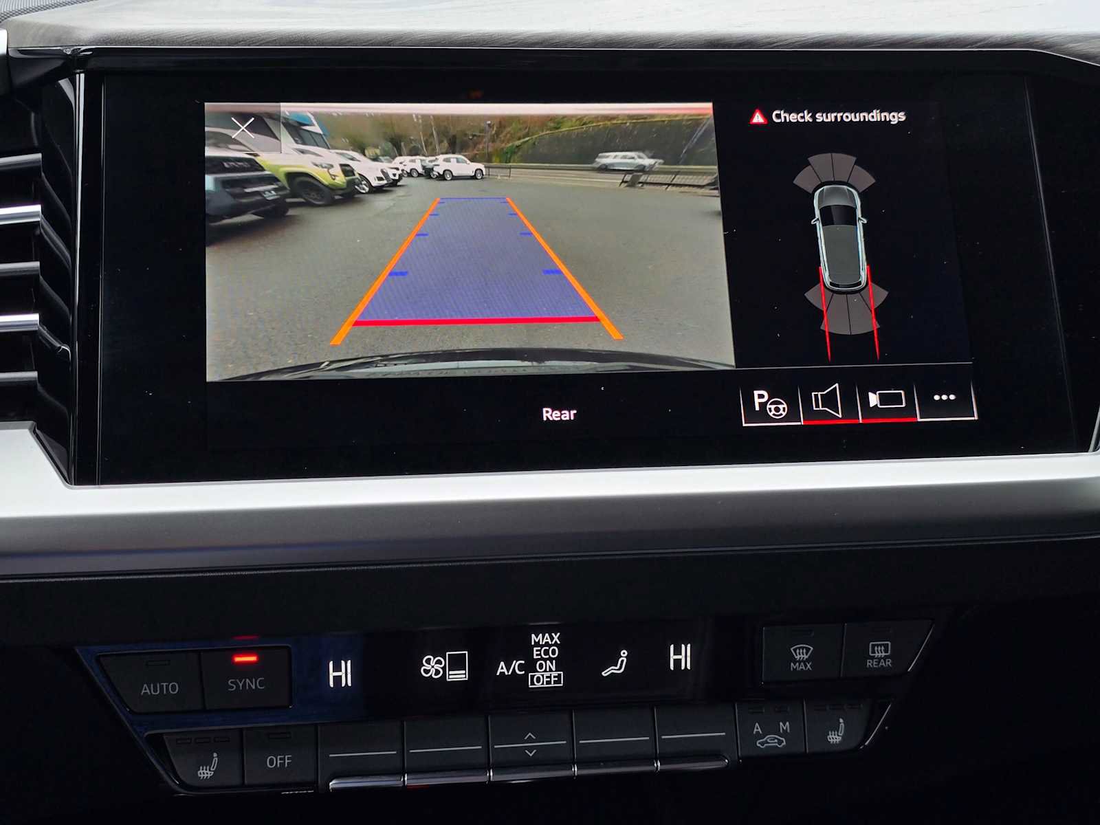 Used 2022 Audi Q4 e-tron Prestige image 32