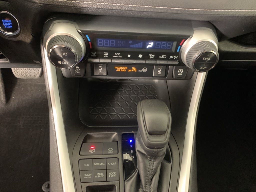 Used 2021 Toyota RAV4 XLE w/ XLE Grade Weather Package image 25