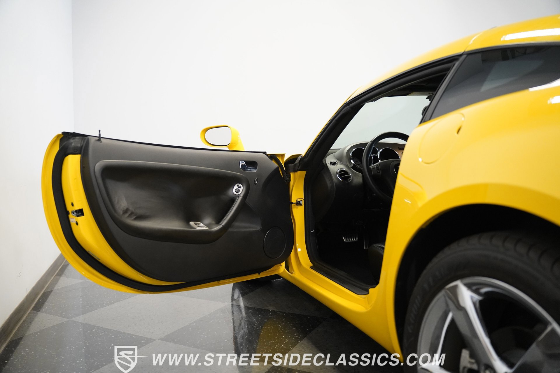Used 2009 Pontiac Solstice Coupe w/ Premium Package image 35