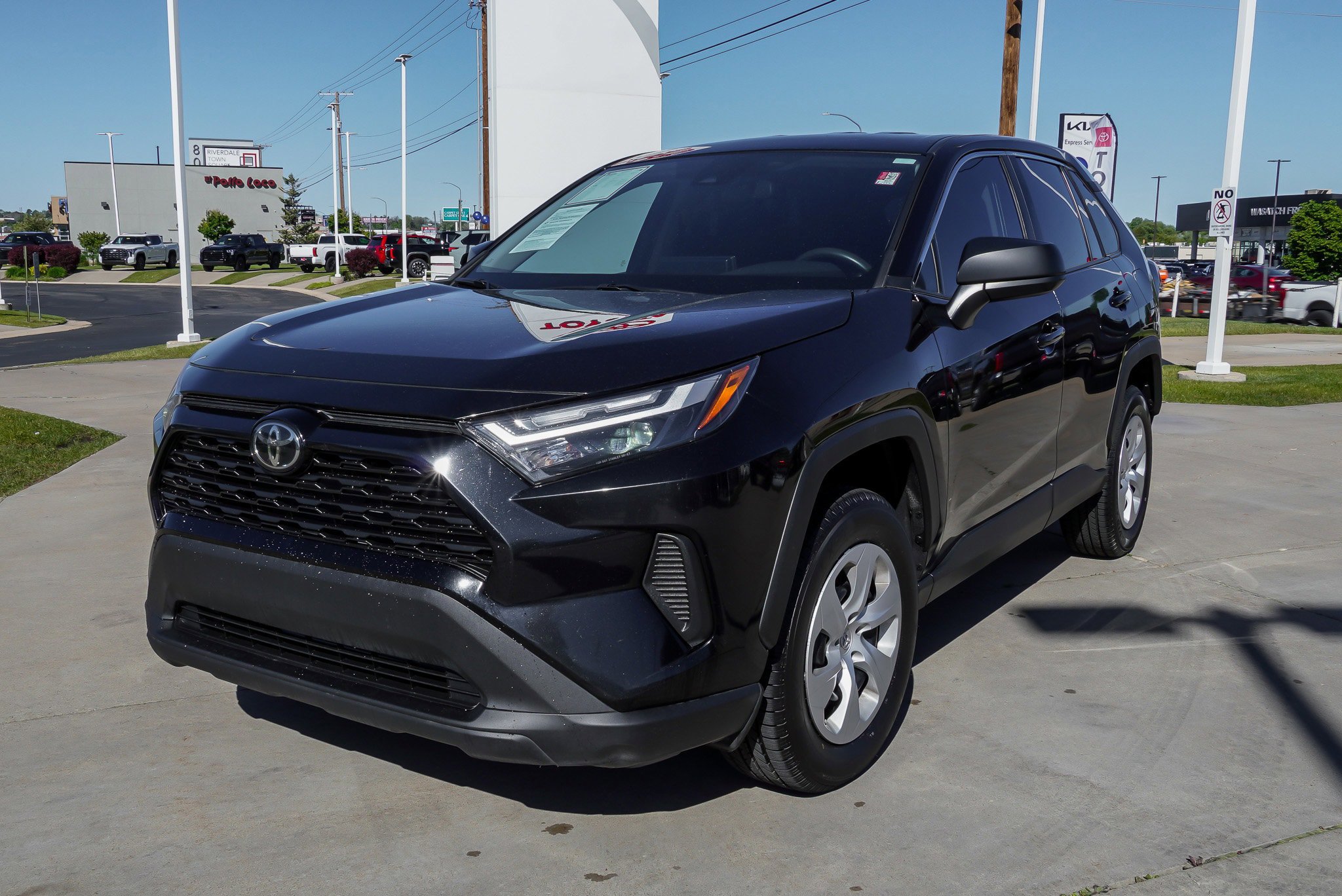 Certified 2024 Toyota RAV4 LE AWD/4WD image 4