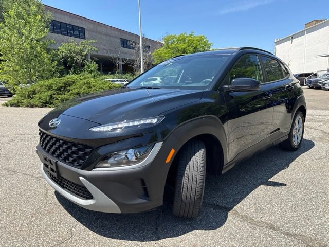 Used 2023 Hyundai Kona SEL w/ Cargo Package AWD/4WD image 3