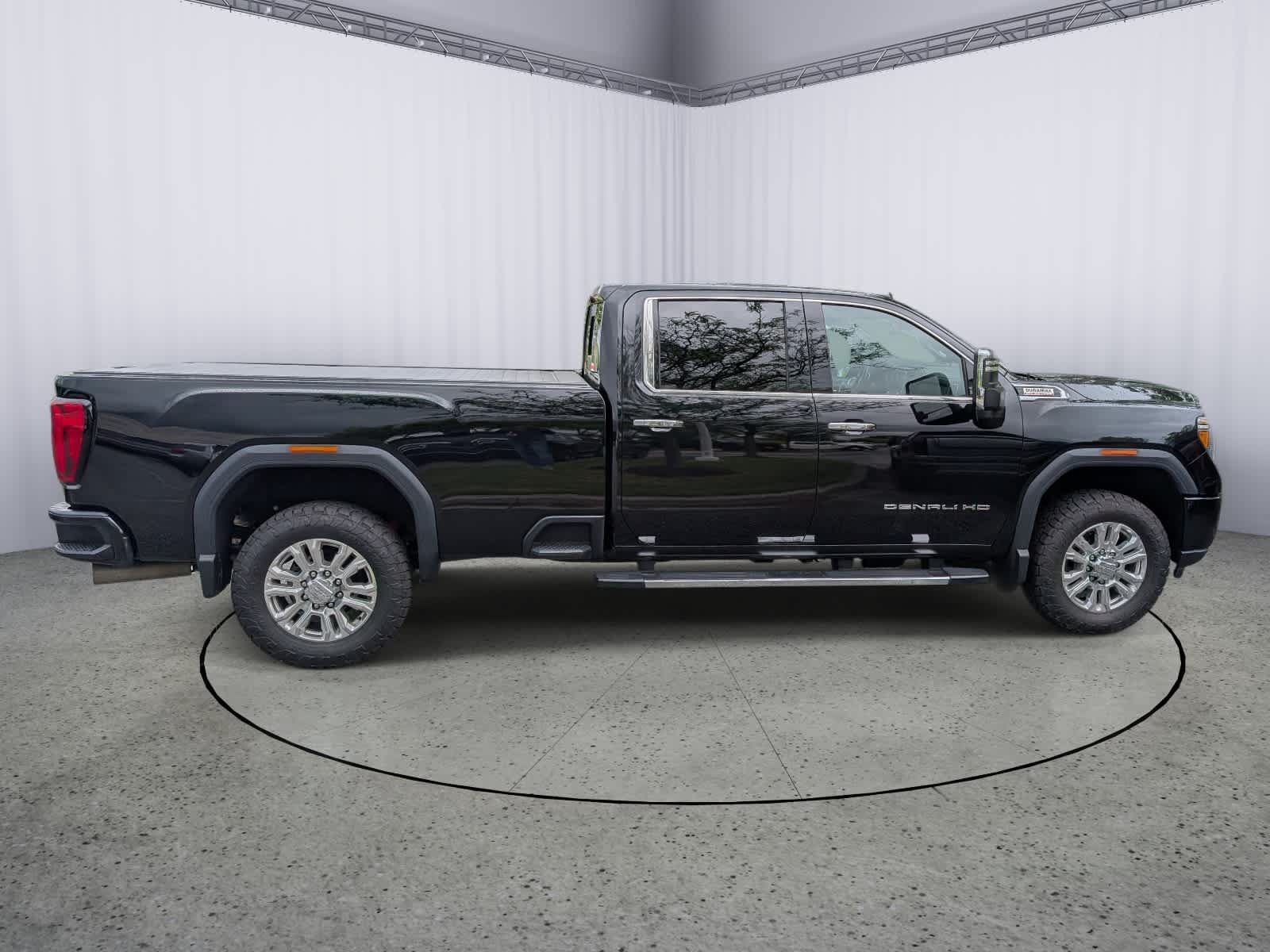 Used 2020 GMC Sierra 3500 Denali w/ Technology Package AWD/4WD image 2