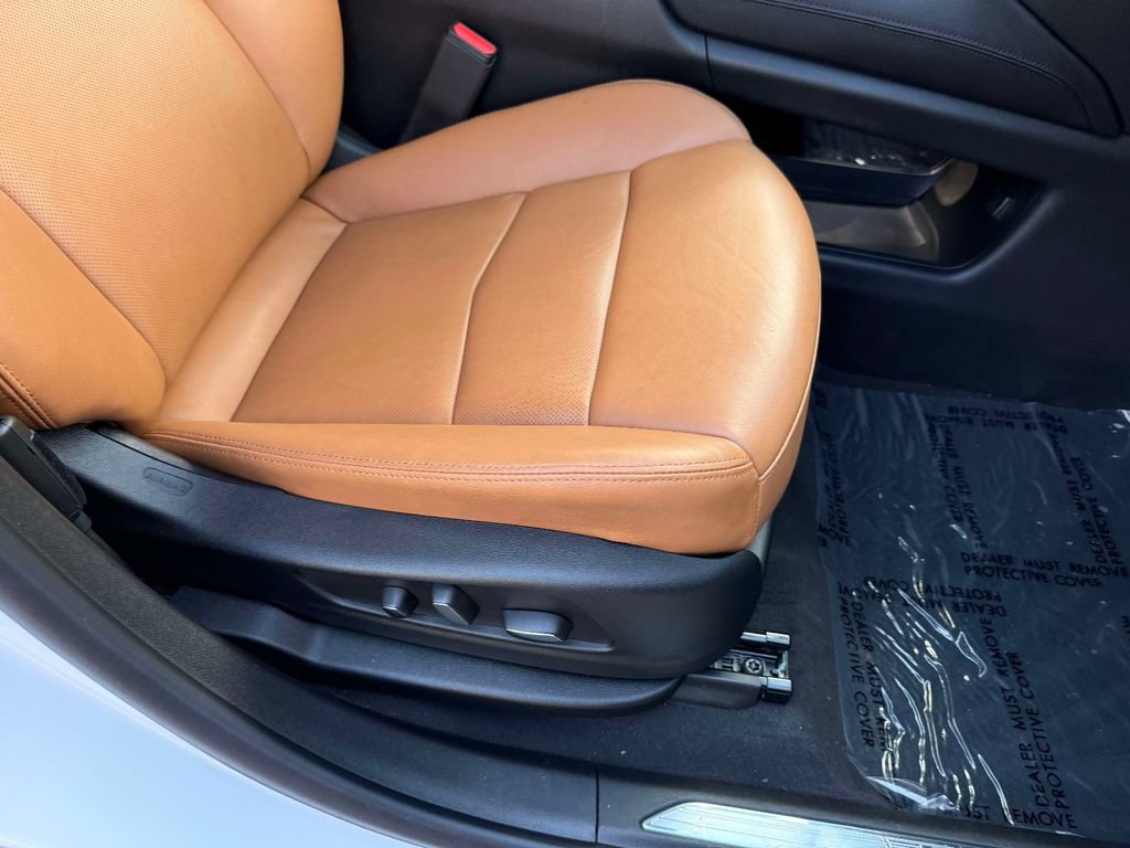 Used 2024 Cadillac XT5 Premium Luxury w/ LPO, Floor Liner Package AWD/4WD image 15