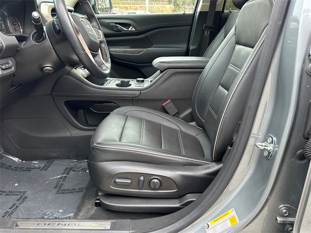 Used 2023 GMC Acadia Denali w/ Denali Technology Package image 9