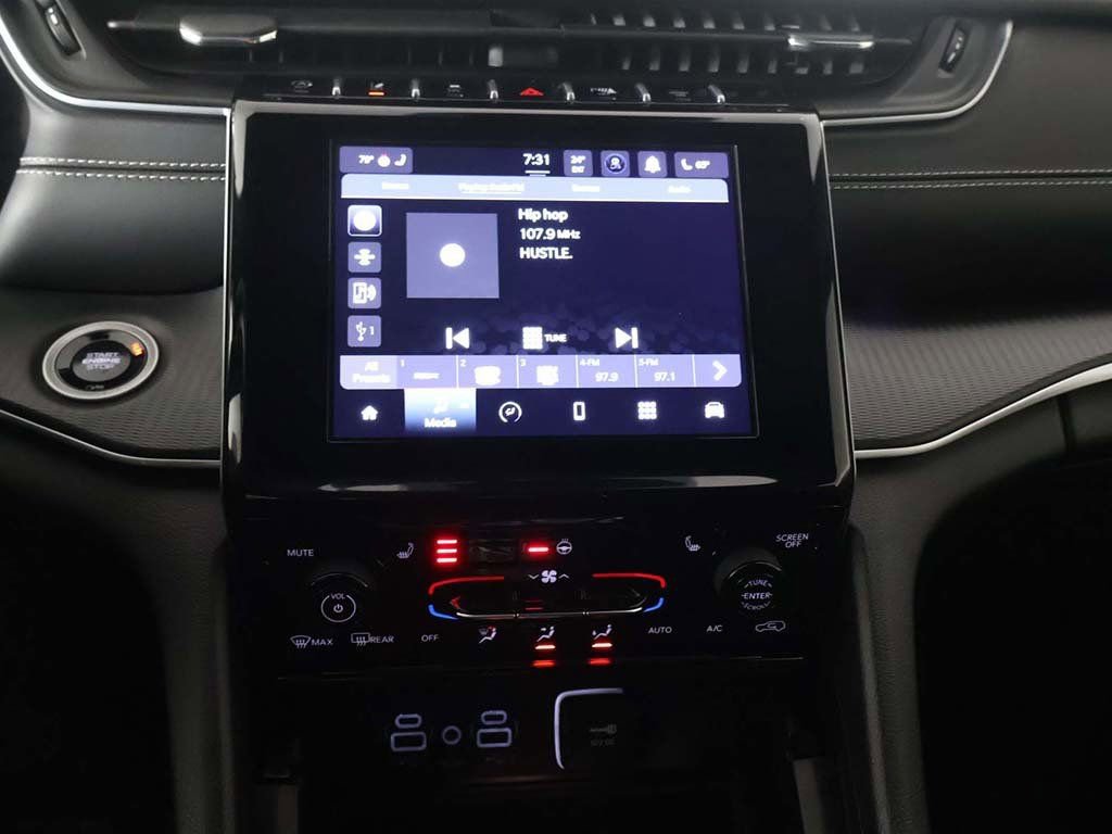 Used 2024 Jeep Grand Cherokee L Laredo image 47