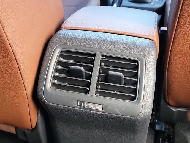 Used 2017 Volkswagen Golf Alltrack S image 8