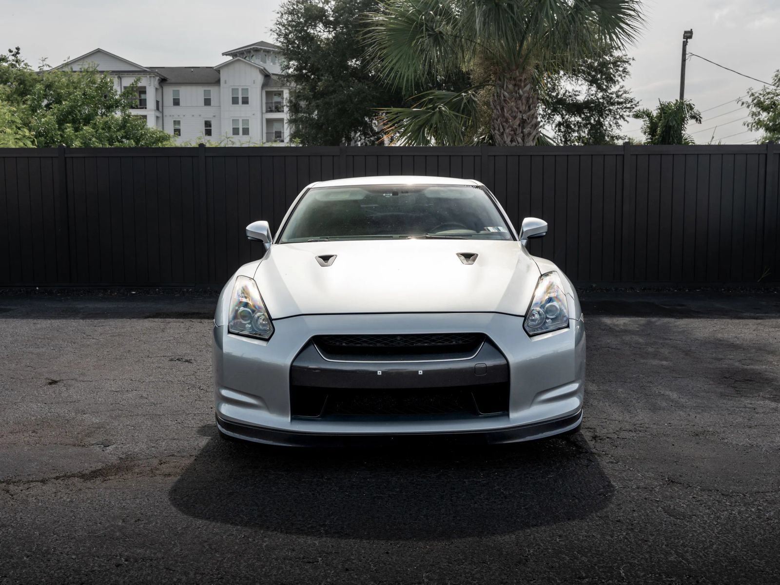 Used 2009 Nissan GT-R Premium AWD/4WD image 2