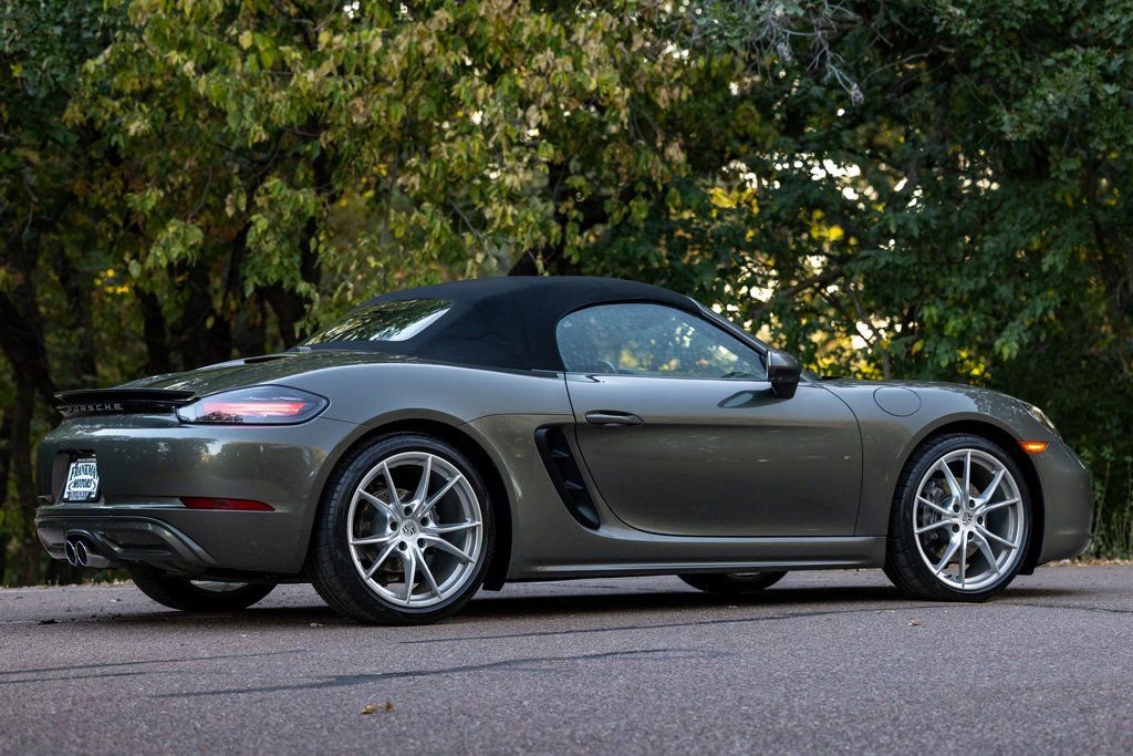 Used 2021 Porsche 718 Boxster Base w/ Premium Package image 27