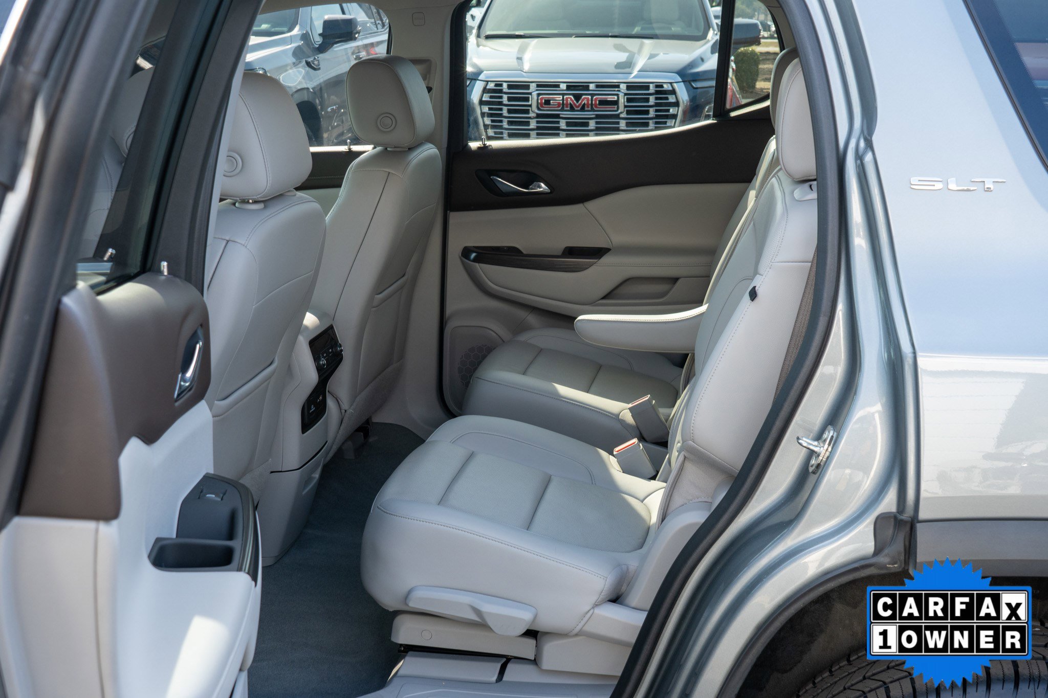 Used 2023 GMC Acadia SLT image 19