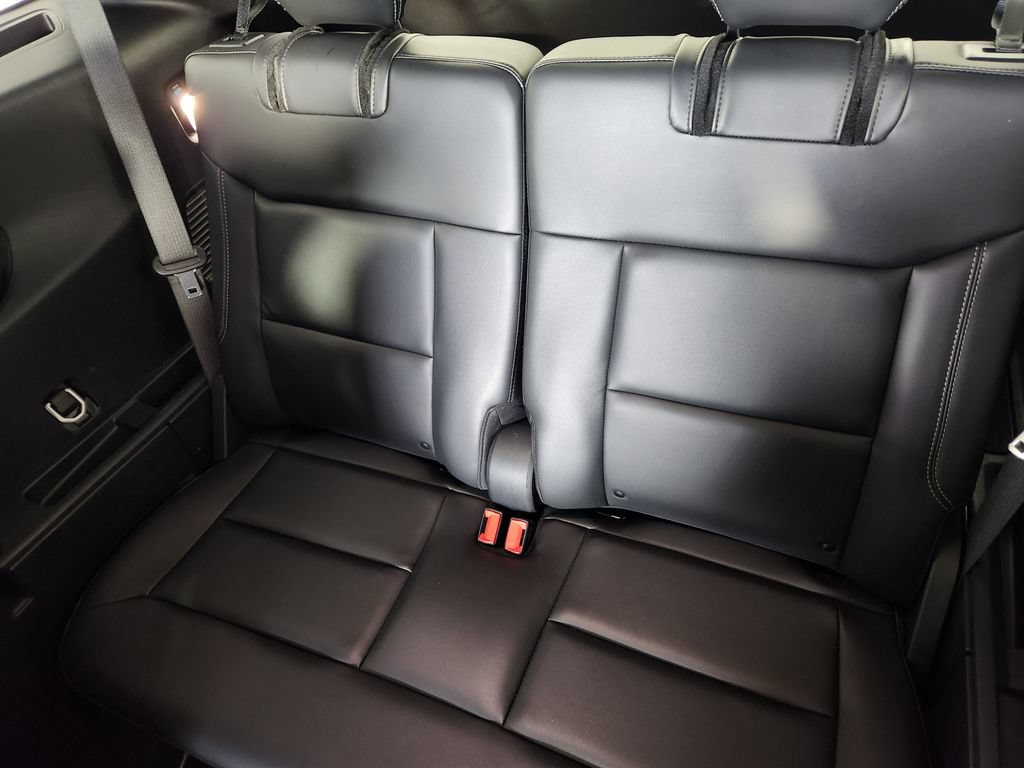 Used 2024 Ford Explorer XLT w/ Equipment Group 202A AWD/4WD image 15