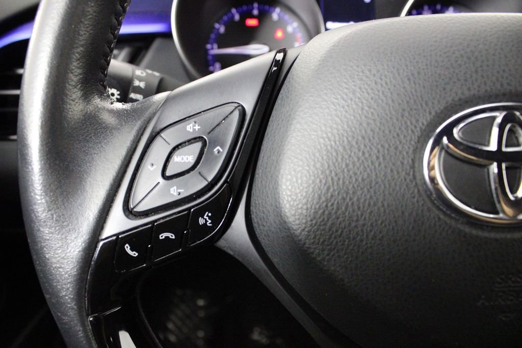 Used 2021 Toyota C-HR XLE image 22