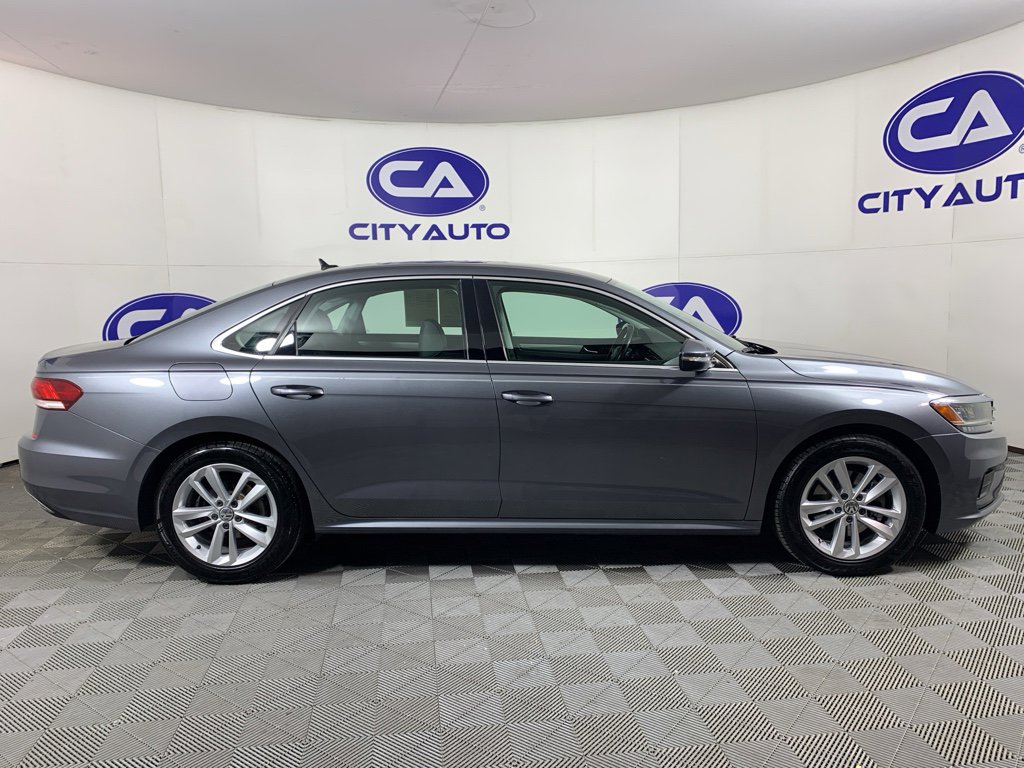 Used 2020 Volkswagen Passat 2.0T SE image 2