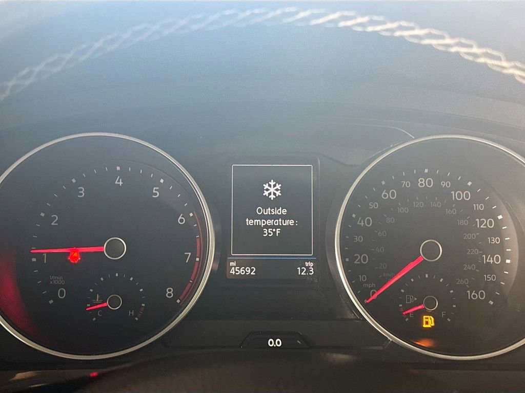 Used 2021 Volkswagen Tiguan SE image 14