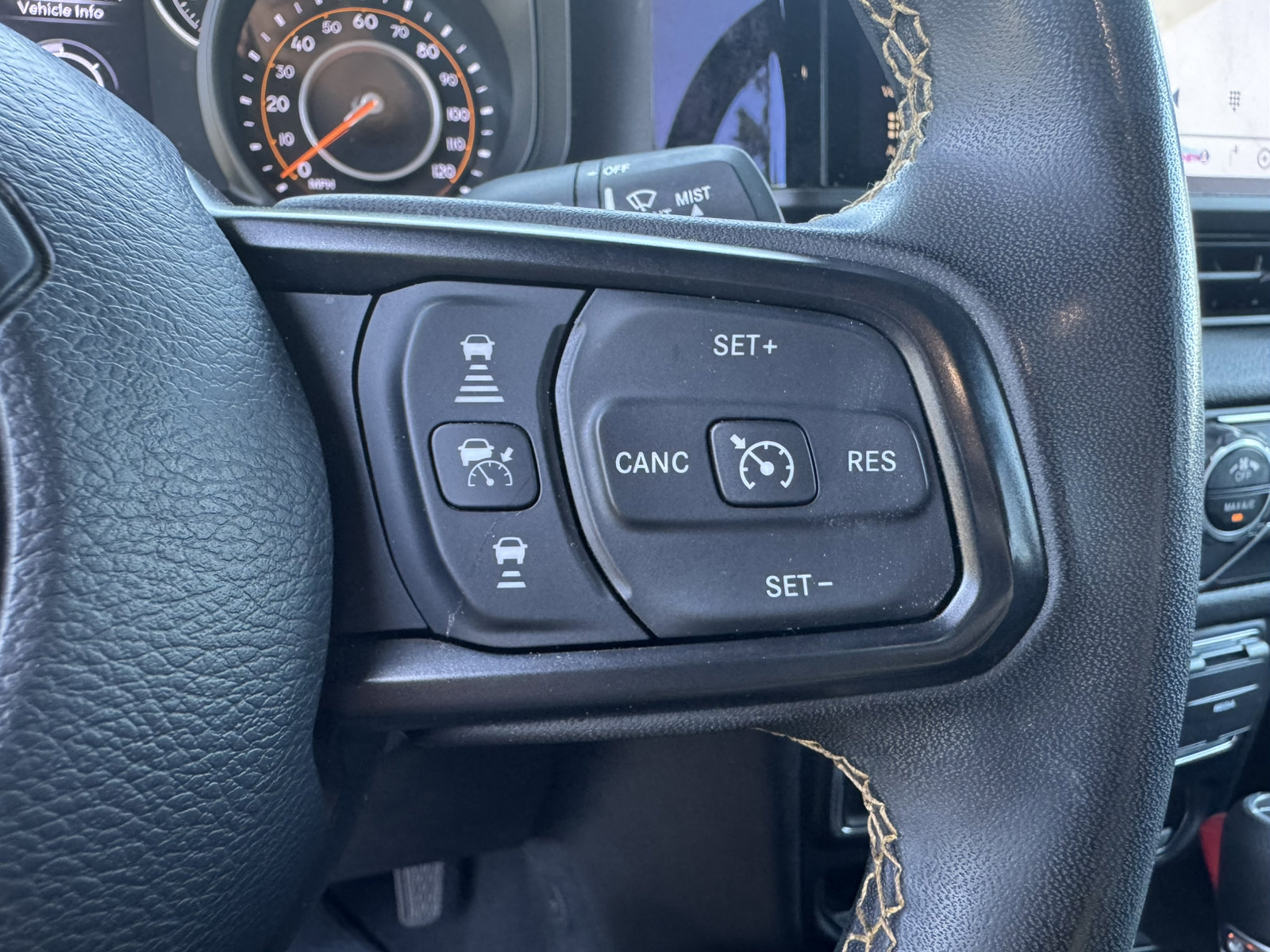 Used 2024 Jeep Gladiator Sport AWD/4WD image 32