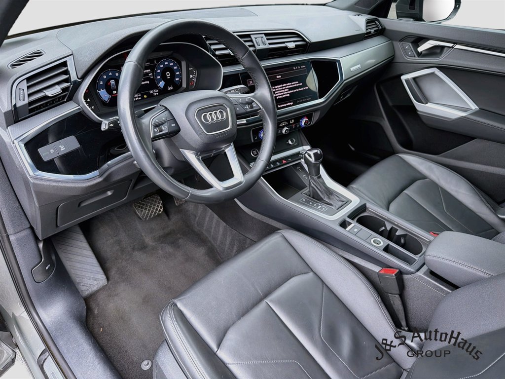 Used 2023 Audi Q3 2.0T Premium AWD/4WD image 9