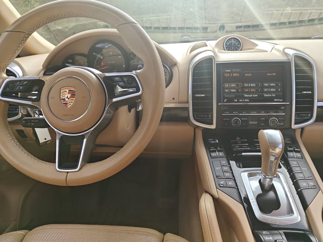 Used 2015 Porsche Cayenne Diesel w/ Premium Package image 25
