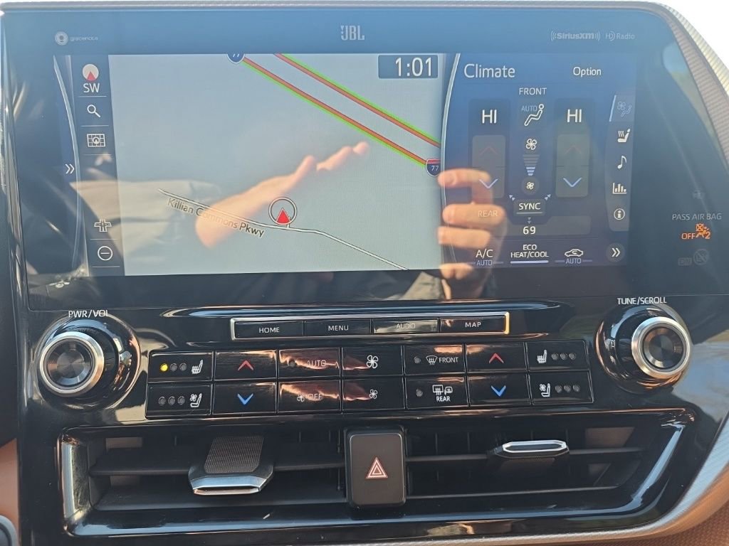 Used 2020 Toyota Highlander Platinum image 31