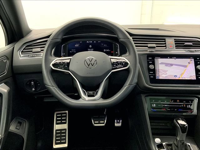 Certified 2022 Volkswagen Tiguan SEL R-Line image 5