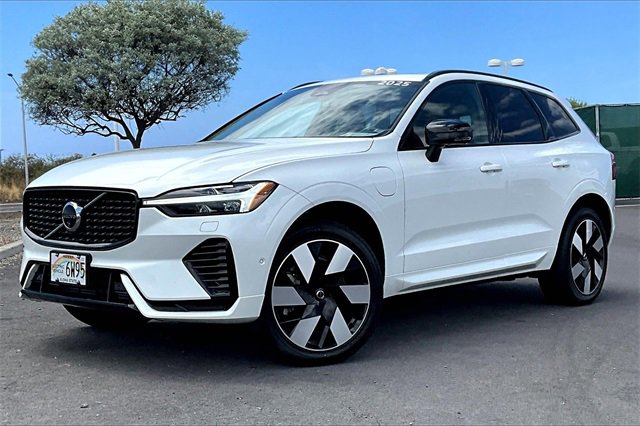 Used 2025 Volvo XC60 T8 Plus w/ Protection Package Premier image 1