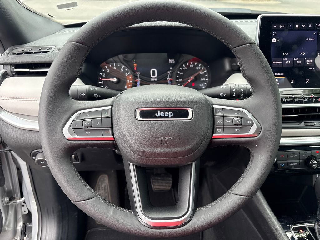 Used 2026 Jeep Compass Limited AWD/4WD image 14