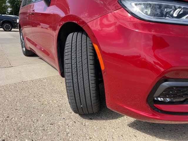 New 2026 Chrysler Pacifica Select image 17