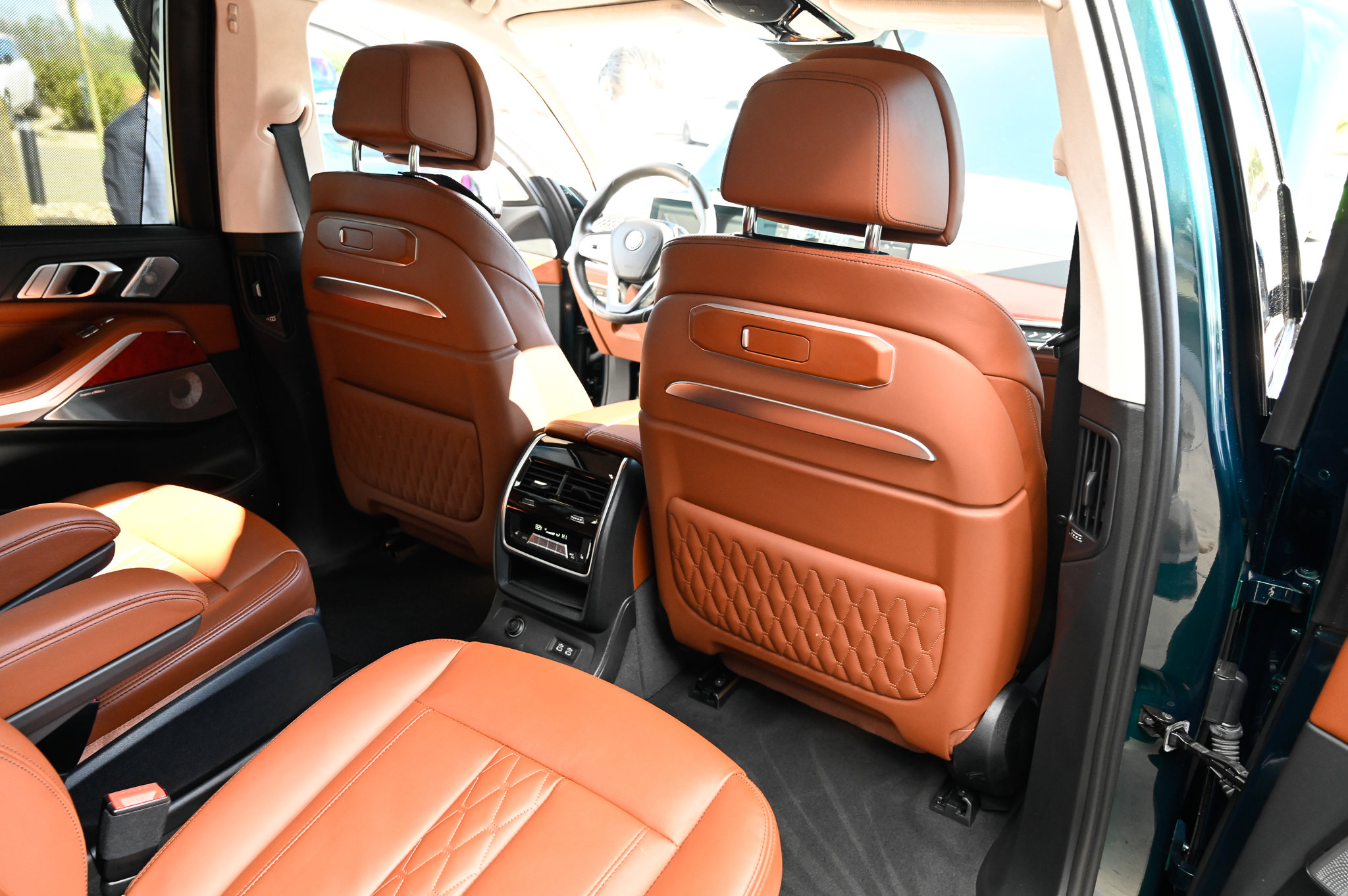 Used 2024 BMW ALPINA XB7 image 47